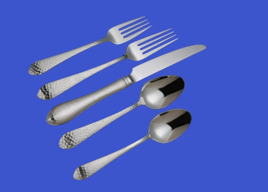 Reed and Barton Hammered Antique 5-Piece Setting